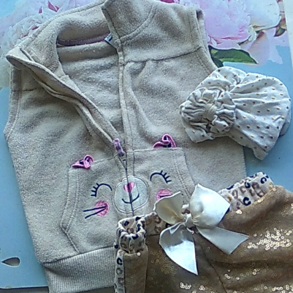 Baby Outfit Cheetah Print shorts with sequins / and kitty vest Also Bow Hat